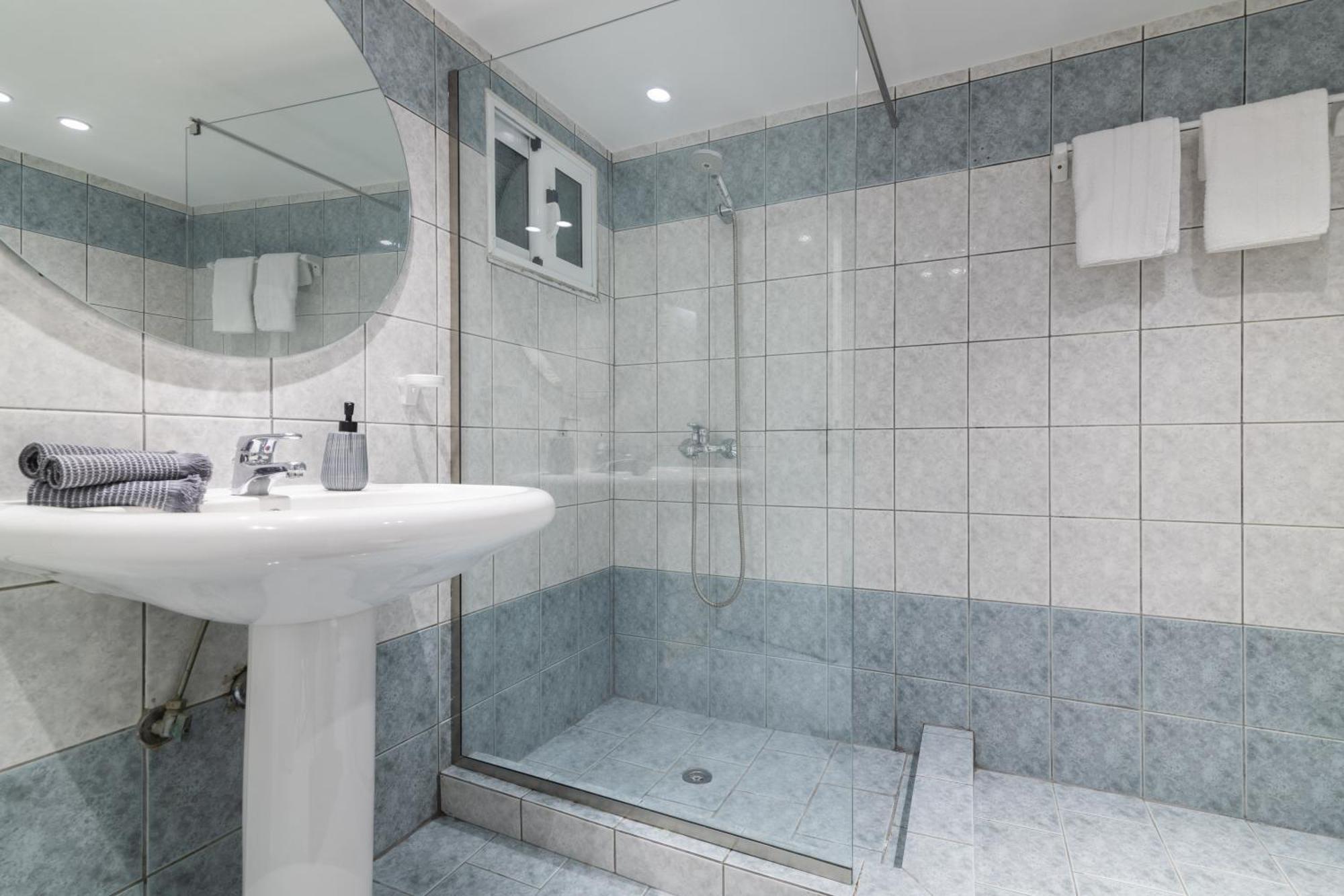 Plános Daisy Hotel מראה חיצוני תמונה